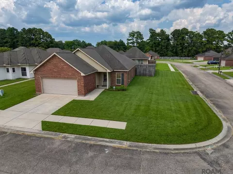 6751 Silver Springs Dr, Greenwell Springs, LA 70739