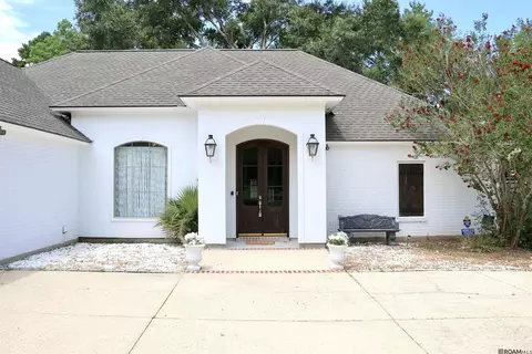 10825 Durmast Dr, Greenwell Springs, LA 70739