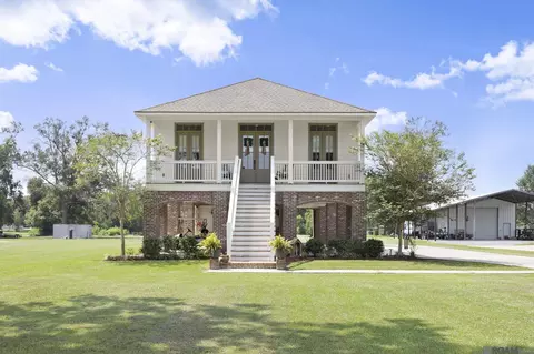 45343 John Sheets Rd, Saint Amant, LA 70774