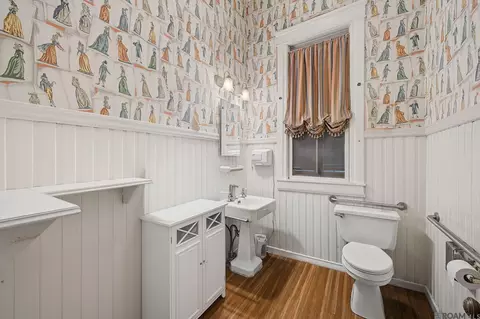 Bath - 206 E 2nd St, Thibodaux, LA 70301 photo 1 of 1