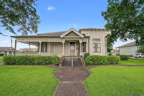 Exterior - 206 E 2nd St, Thibodaux, LA 70301 photo 2 of 7