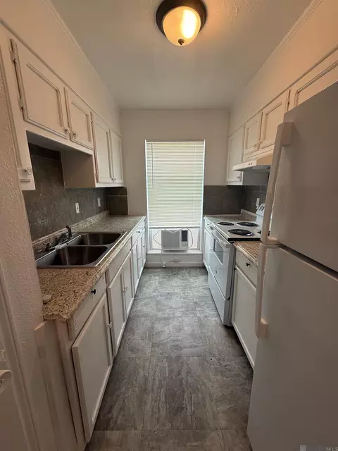 2041-2043 Helm Dr, Baton Rouge, LA 70820
