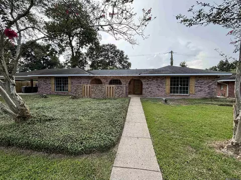 865 Seyburn Ct, Baton Rouge, LA 70808