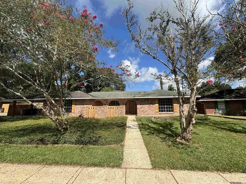 865 Seyburn Ct, Baton Rouge, LA 70808