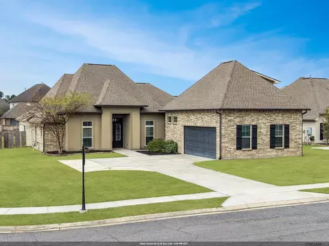 8725 Sandpiper Dr, Denham Springs, LA 70706