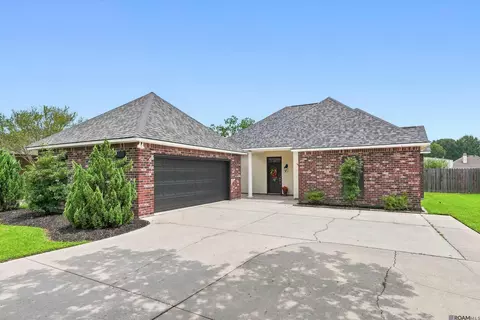 17080 Rennes Rd, Prairieville, LA 70769