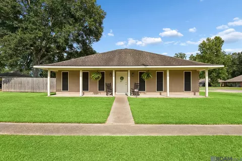 3214 Cedar St, Zachary, LA 70791