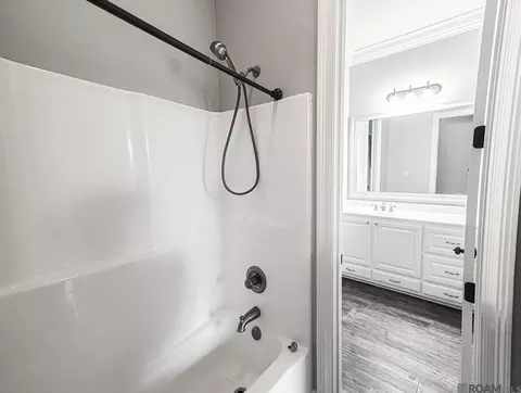 Bath - 21495 Yellowfin Dr, Springfield, LA 70462 photo 7 of 9