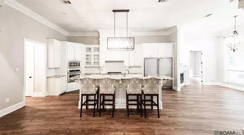 Kitchen - 21495 Yellowfin Dr, Springfield, LA 70462 photo 2 of 4