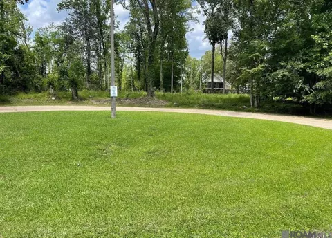 10911 Suncrest Ave, Baton Rouge, LA 70818 photo 2