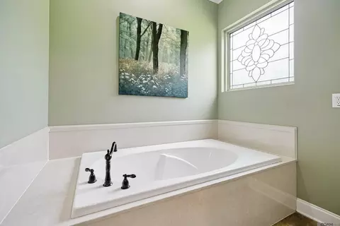 Bath - 29700 Henderson Ln, Walker, LA 70785 photo 1 of 9
