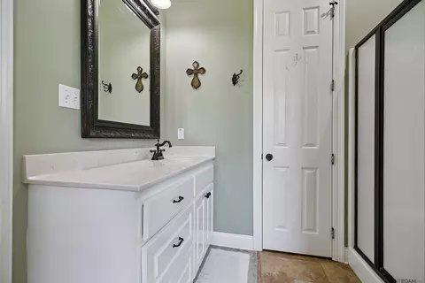 Bath - 29700 Henderson Ln, Walker, LA 70785 photo 3 of 9