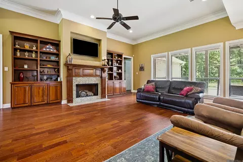 Living - 29700 Henderson Ln, Walker, LA 70785 photo 2 of 2
