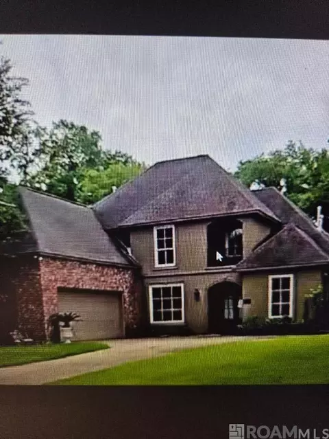 37245 Renaissance Dr, Prairieville, LA 70769