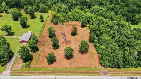 9805 Swanson Ln, Port Allen, LA 70767
