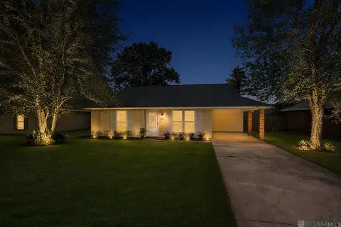 2033 Parlange Dr, Gonzales, LA 70737