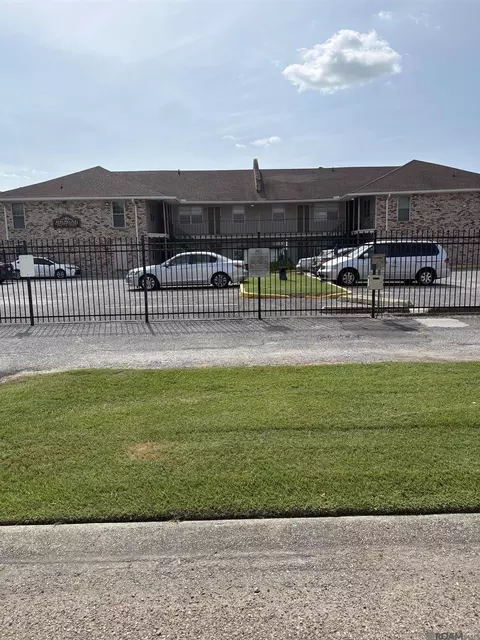 4518 Y A Tittle Ave # 16, Baton Rouge, LA 70820