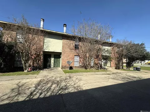 1737 Southpointe Dr, Baton Rouge, LA 70808