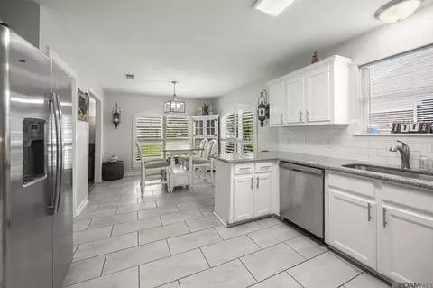 Kitchen - 13571 S S Trce, Walker, LA 70785 photo 3 of 3