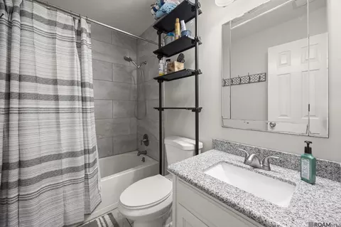 Bath - 13571 S S Trce, Walker, LA 70785 photo 3 of 3