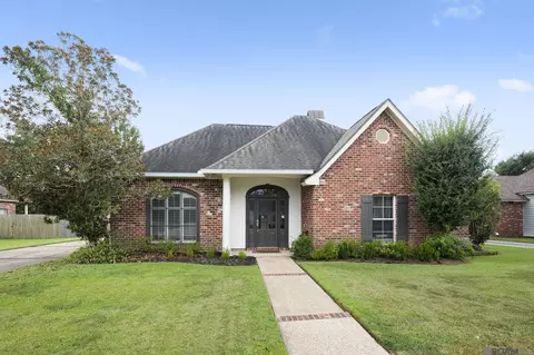 19036 Vignes Lake Ave, Baton Rouge, LA 70817
