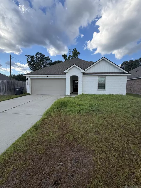 7825 Joe Lynn Trl, Denham Springs, LA 70726