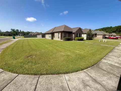 25274 Cross Lake Ave, Livingston, LA 70754