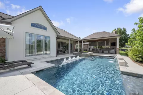 40212 Swan Cir, Gonzales, LA 70737
