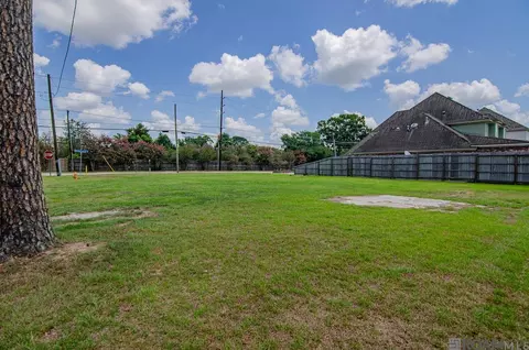 8720 Old Hammond Hwy, Baton Rouge, LA 70809