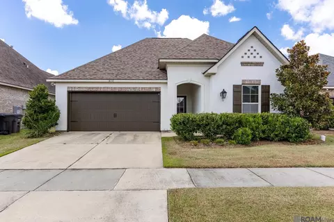 6118 Lake Bend Dr, Baton Rouge, LA 70820
