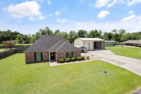 44401 Pecan Oaks Ave, Sorrento, LA 70778