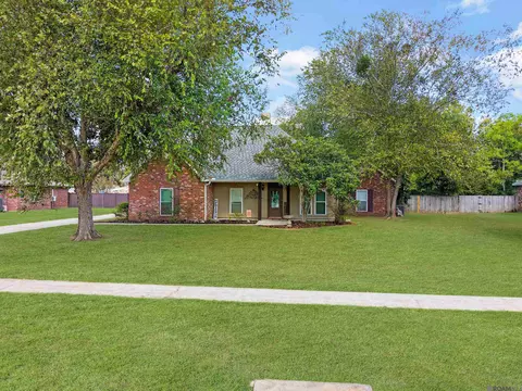 16428 Ole Homestead Ln, Prairieville, LA 70769