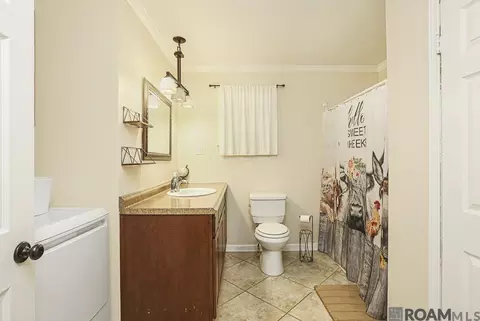 Bath - 14210 Tack Covington Rd, Walker, LA 70785 photo 3 of 3