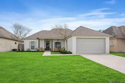 10753 Fenway Ln, Denham Springs, LA 70726