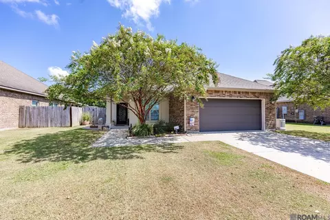 Exterior - 3736 Union Dr, Addis, LA 70710 photo 3 of 8