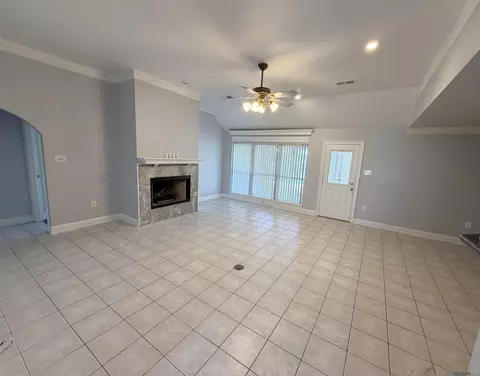 Living - 1106 Clipper Dr, Slidell, LA 70458 photo 2 of 2
