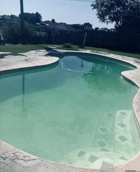 Exterior - 1106 Clipper Dr, Slidell, LA 70458 photo 3 of 4