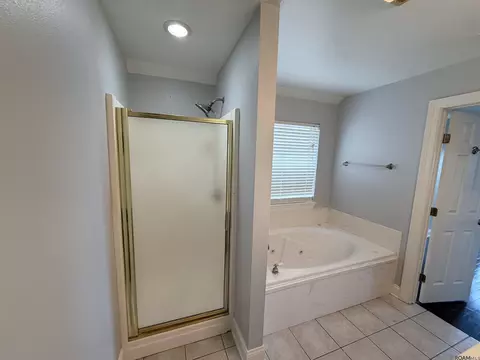 Bath - 1106 Clipper Dr, Slidell, LA 70458 photo 2 of 2