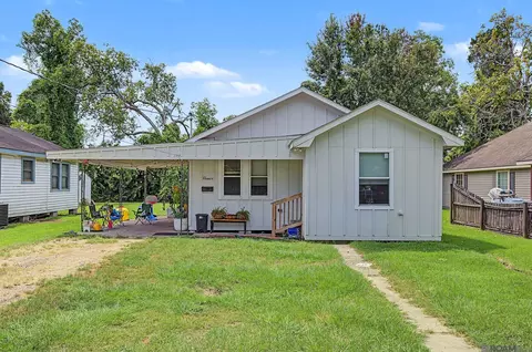 211 E Caldwell St, Gonzales, LA 70737
