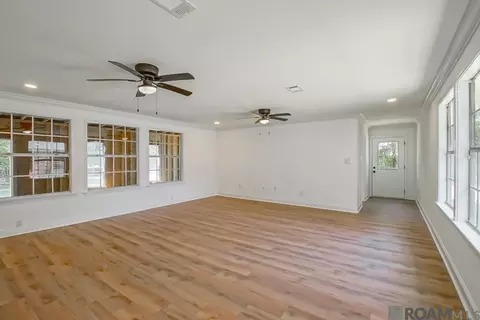 Living - 30051 Peak Ln, Walker, LA 70785 photo 4 of 4