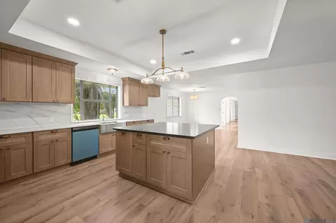 Kitchen - 30051 Peak Ln, Walker, LA 70785 photo 1 of 5