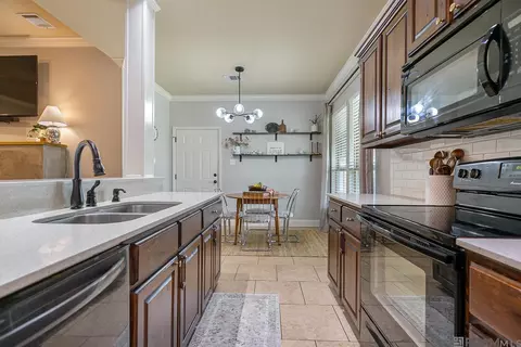 Kitchen - 32714 Maci Dr, Walker, LA 70785 photo 2 of 4