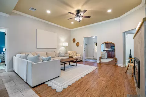 Living - 32714 Maci Dr, Walker, LA 70785 photo 1 of 2