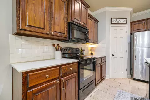 Kitchen - 32714 Maci Dr, Walker, LA 70785 photo 3 of 4
