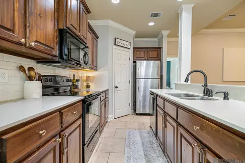 Kitchen - 32714 Maci Dr, Walker, LA 70785 photo 4 of 4