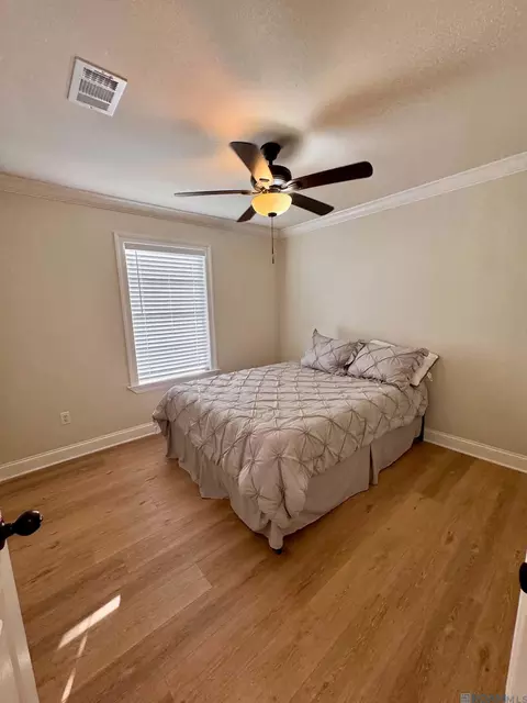 Bedroom - 32916 Rivergate Cir, Springfield, LA 70462 photo 1 of 3