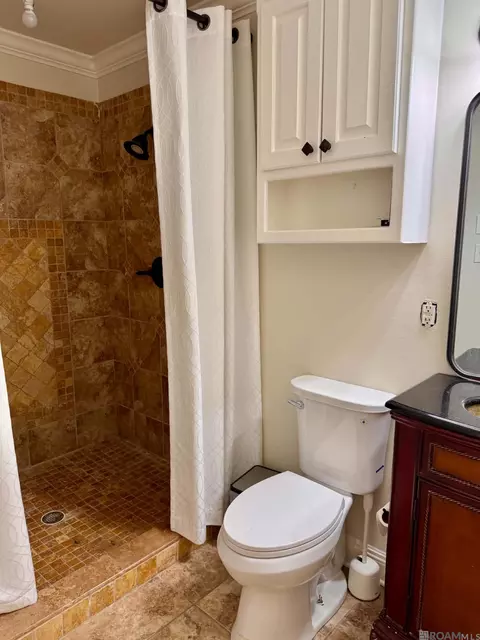Bath - 32916 Rivergate Cir, Springfield, LA 70462 photo 2 of 2