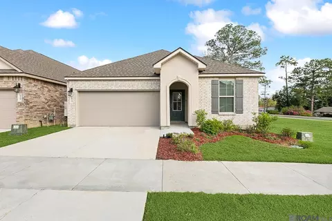 6733 Tiger Pointe Dr, Baton Rouge, LA 70817