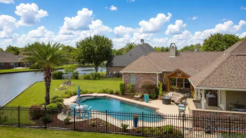 43097 Lighthouse Ln, Prairieville, LA 70769