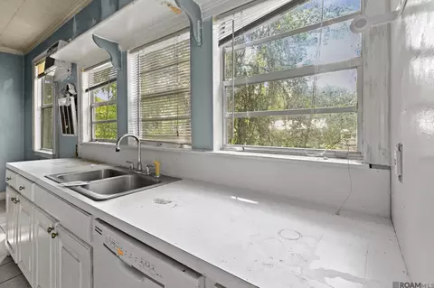 Kitchen - 13065 Fox St, Maurepas, LA 70449 photo 2 of 3